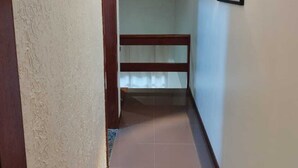 Interior - Cozy studio close to the airport and beaches. (Carianos Florianópolis)