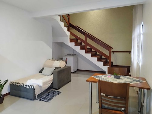 Cozy studio close to the airport and beaches.
