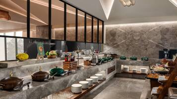 Esmorzar diari d'estil bufet gratuït