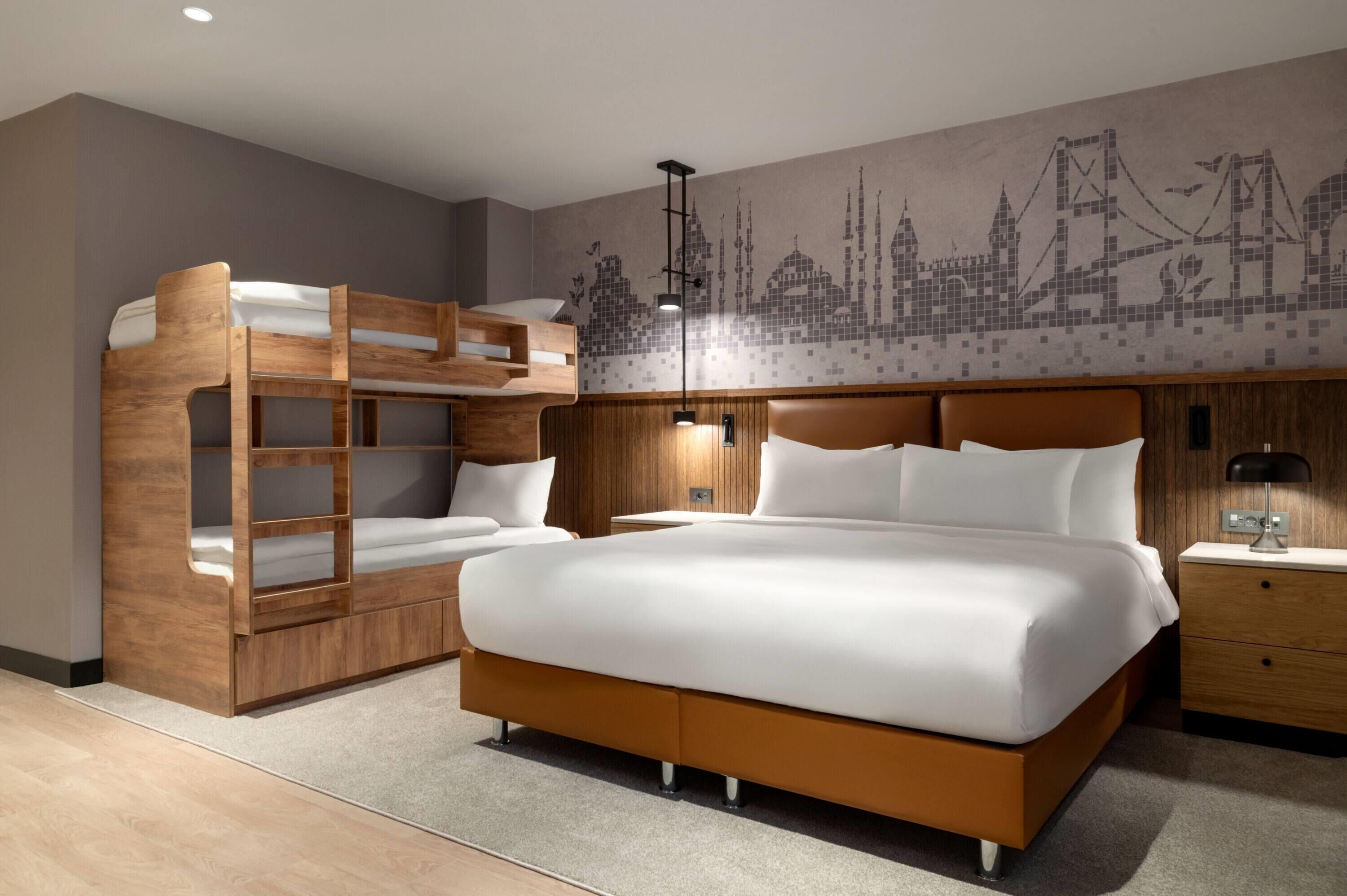 Premium bedding, Tempur-Pedic beds, minibar, in-room safe
