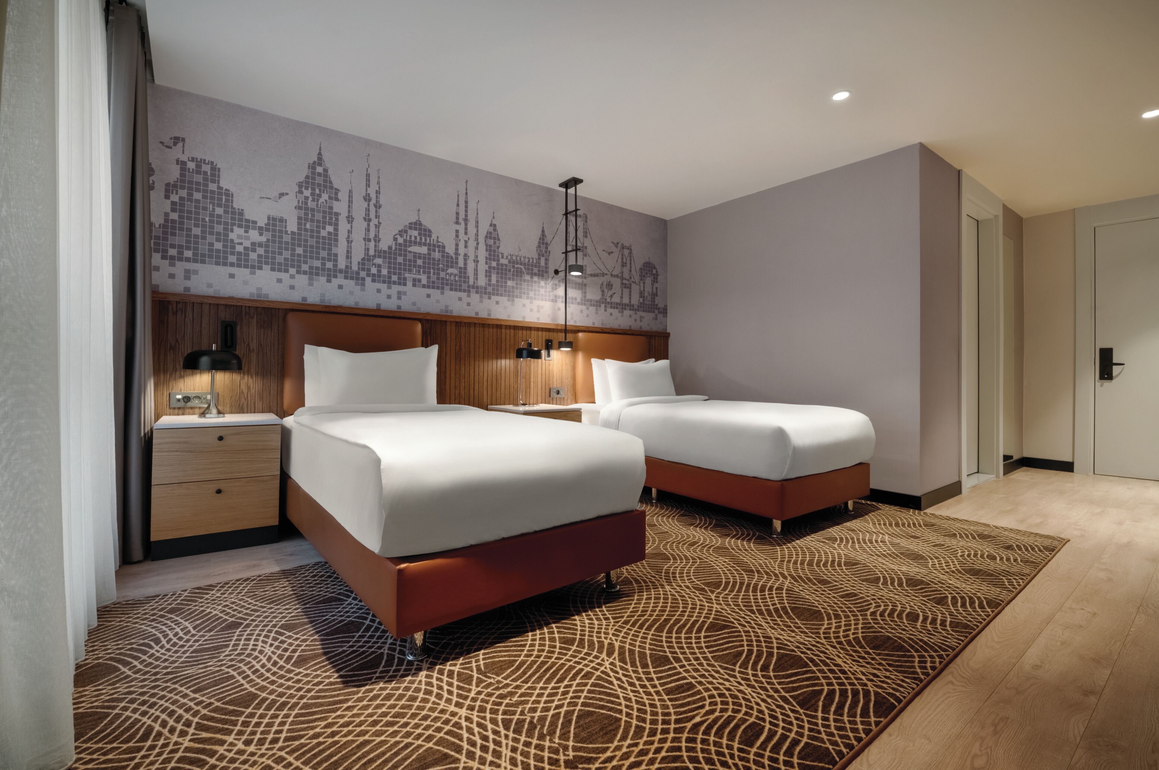 Premium bedding, Tempur-Pedic beds, minibar, in-room safe