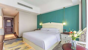 Deluxe Room, 1 King Bed, Non Smoking