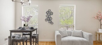 30% Off - 3 Bed Townhome- Oak Lawn - Pet Friendly