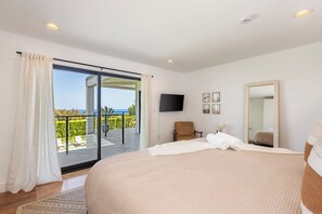 Nhà dành cho gia đình | 4 phòng ngủ, khu vực làm việc phù hợp cho laptop, màn/rèm cản sáng 