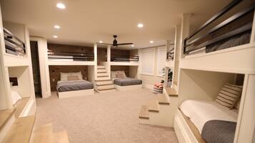 Premium Cabin, Lake View | 10 bedrooms, premium bedding, desk, laptop workspace