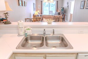 Interior - Spacious 2 BR Condo-Golf Course Views! River Oaks 65-M (Myrtle Beach)