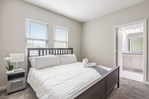 3 bedrooms, desk, iron/ironing board, WiFi