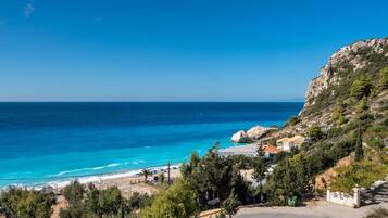 Una spiaggia nelle vicinanze