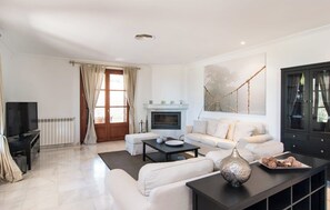 TV, peis og bordtennis