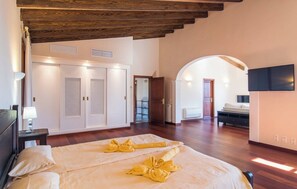 4 soverom, wi-fi (inkludert) og sengetøy