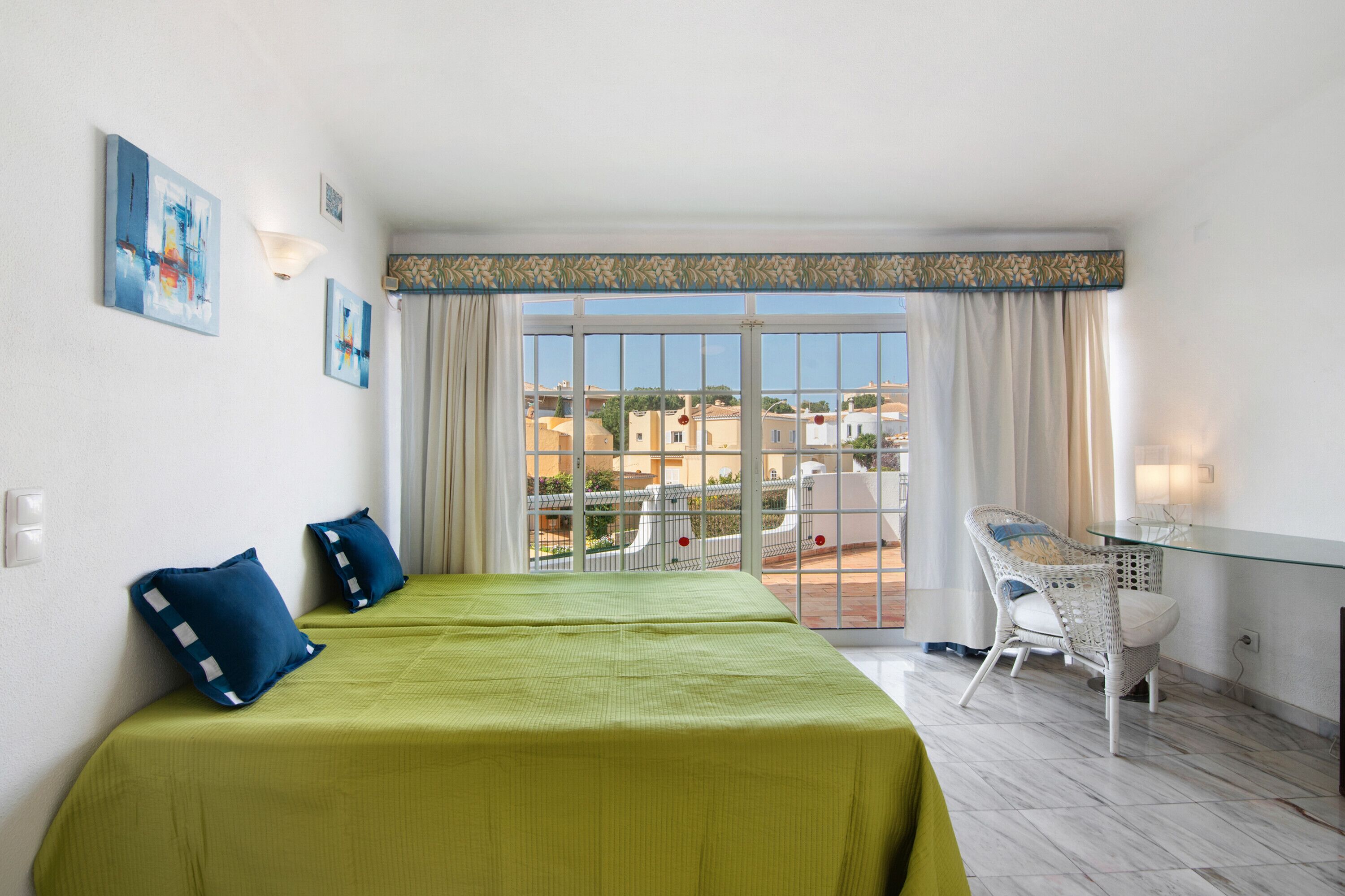 4 dormitorios, wifi gratis, ropa de cama