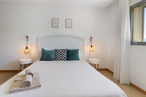 3 chambres, fer et planche à repasser, Wi-Fi gratuit, draps fournis