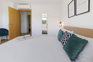 3 chambres, fer et planche à repasser, Wi-Fi gratuit, draps fournis