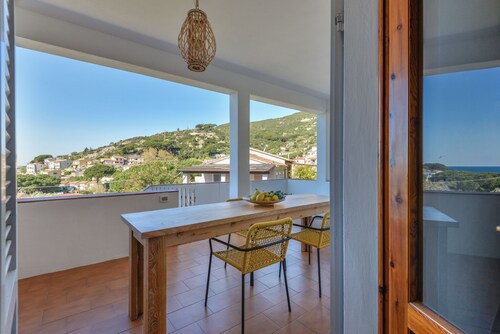 Apartment 'Magnolia P1' with Private Terrace, Wi-Fi and Air Conditioning