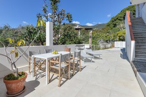 Outdoor dining - Apartment 'Magnolia Loft' with Wi-Fi and Air Conditioning (Seccheto)