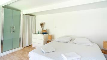 4 chambres, fer et planche Ă repasser, Wi-Fi gratuit, draps fournis