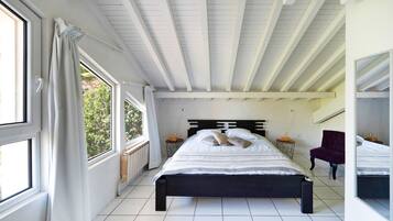 4 dormitorios, tabla de planchar con plancha, wifi gratis y ropa de cama