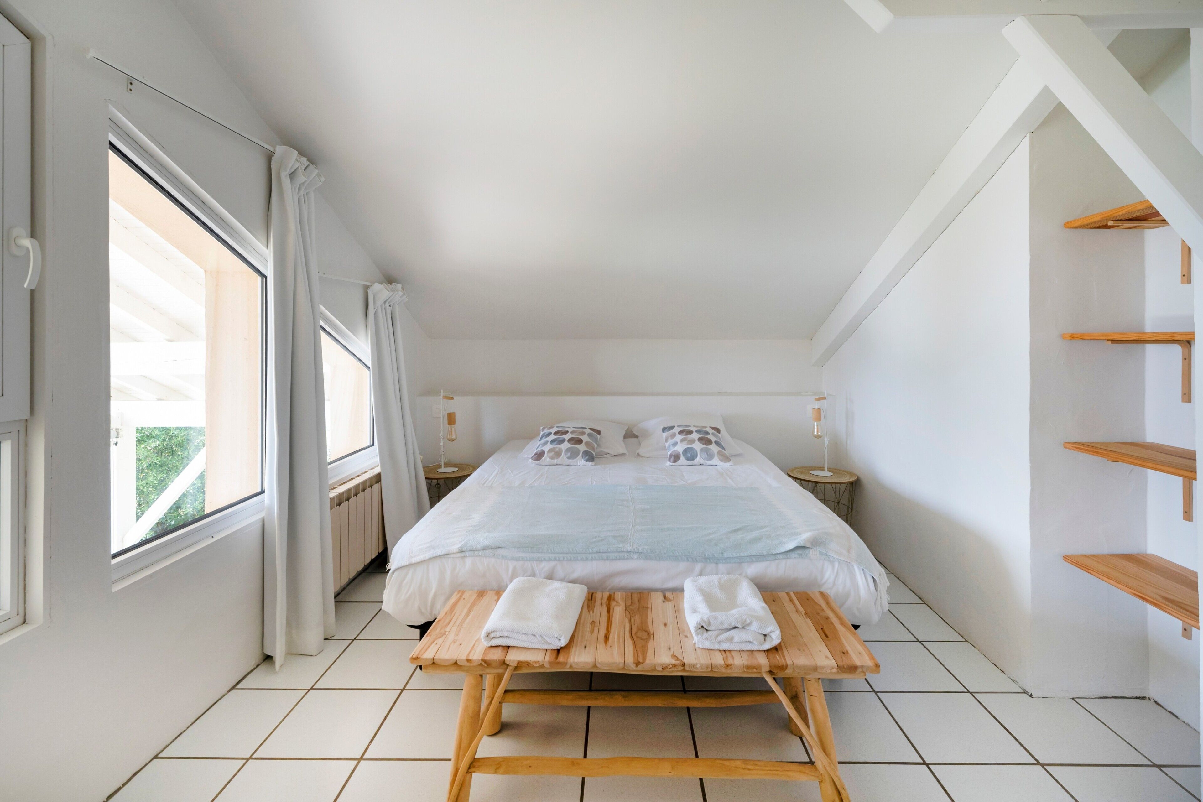 4 habitaciones, tabla de planchar con plancha y wifi gratis 