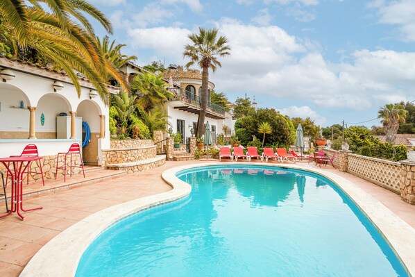 Pool - Holiday Home 'Vista Al Mar' with Sea View, Wi-Fi and Air Conditioning (Tossa de Mar)