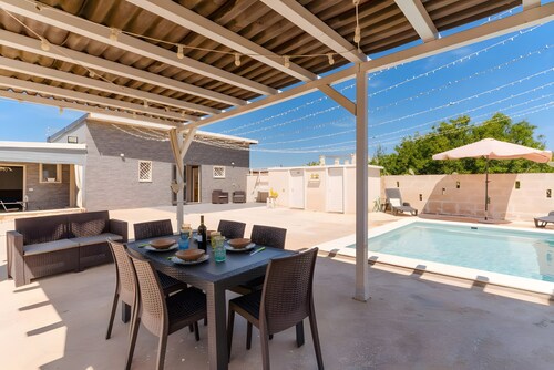 Holiday Home 'Dilauro Con Piscina 1' with Shared Pool, Shared Terrace and Air Conditioning