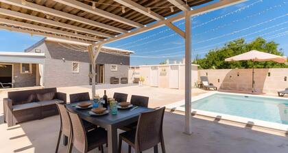 Holiday Home 'Dilauro Con Piscina 1' with Shared Pool, Shared Terrace and Air Conditioning