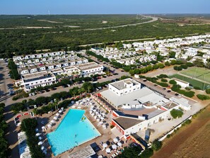 Exterior - Holiday Home 'Mery' with Shared Pool, Shared Terrace and Air Conditioning (Eurovillage)