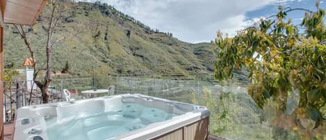 Bañera de hidromasaje al aire libre
