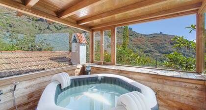 Vacation 'Upper House' with Mountain View, Wi-Fi and Air Conditioning