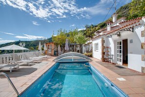 Pool - Vacation 'Junior Suite' with Mountain View, Wi-Fi and Air Conditioning (Vega de San Mateo)