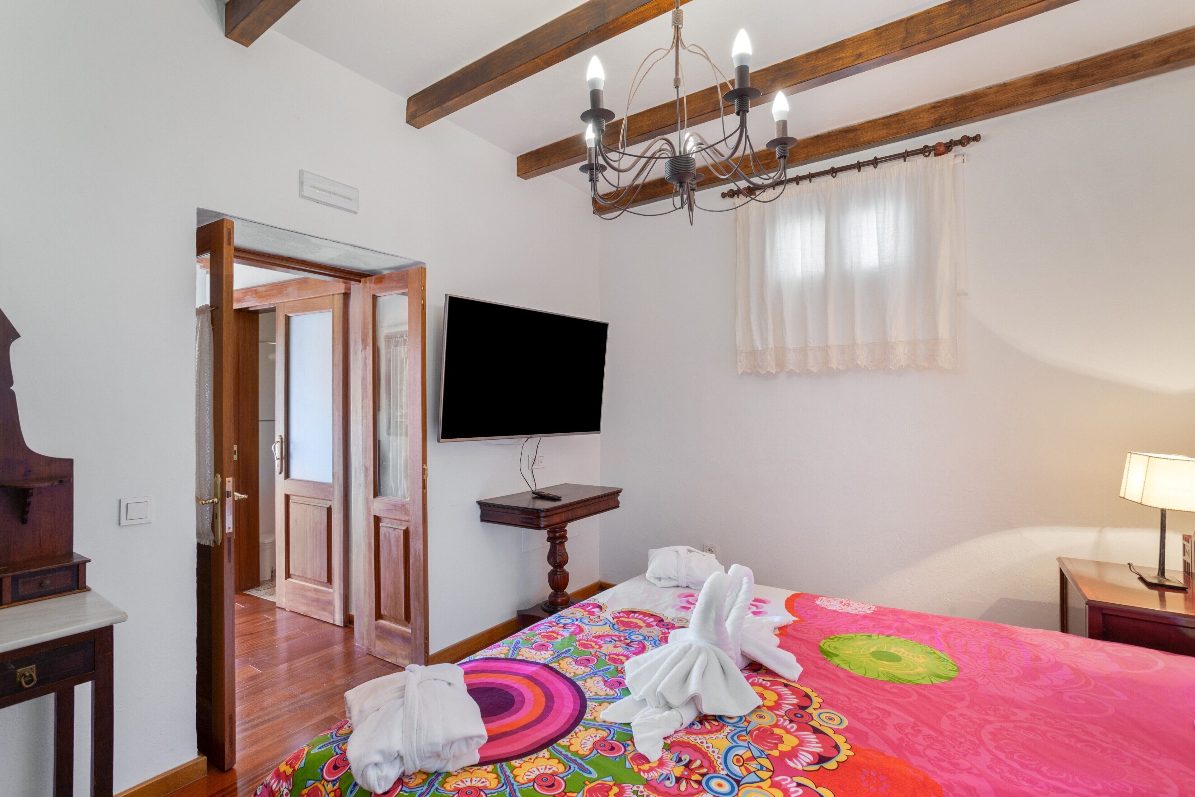 1 bedroom, free WiFi, bed sheets