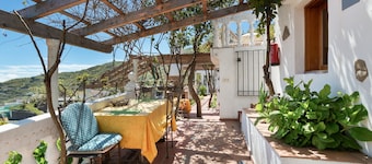 Vacation Villa 'Estanco 14' with Mountain View, Wi-Fi and Air Conditioning