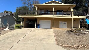 Unclassified image, 4 of 20, button - Circle Oak Lake View Family Home (Bradley)