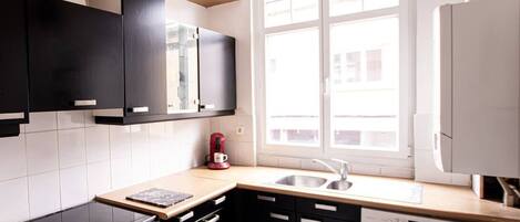 Kühlschrank, Mikrowelle, Ofen, Geschirrspüler