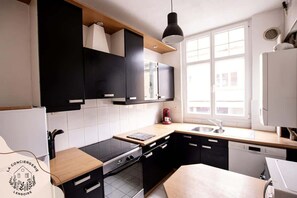 雪櫃、微波爐、焗爐、洗碗機