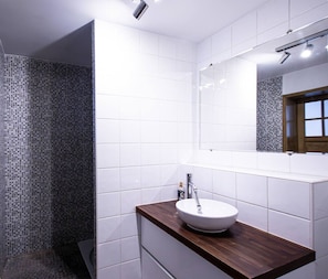 Hair dryer, towels