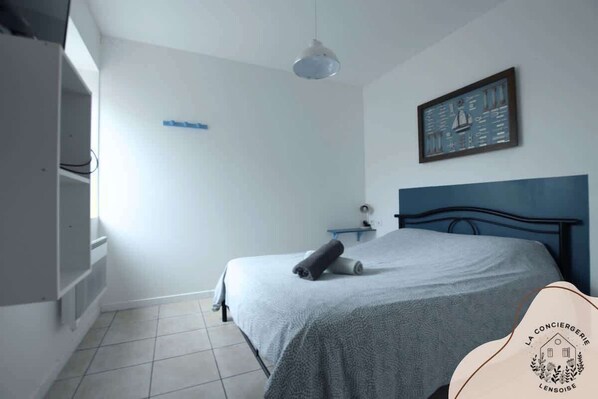 1 bedroom, iron/ironing board, travel cot, WiFi