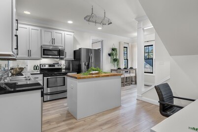 Luxury Modern Stay Near UAB