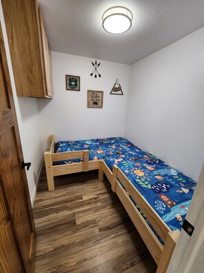 2 bedrooms, free WiFi, bed sheets
