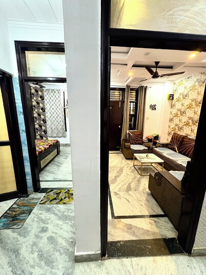 Private 1 BHK Apartment in New Delhi Couple Friendly  
