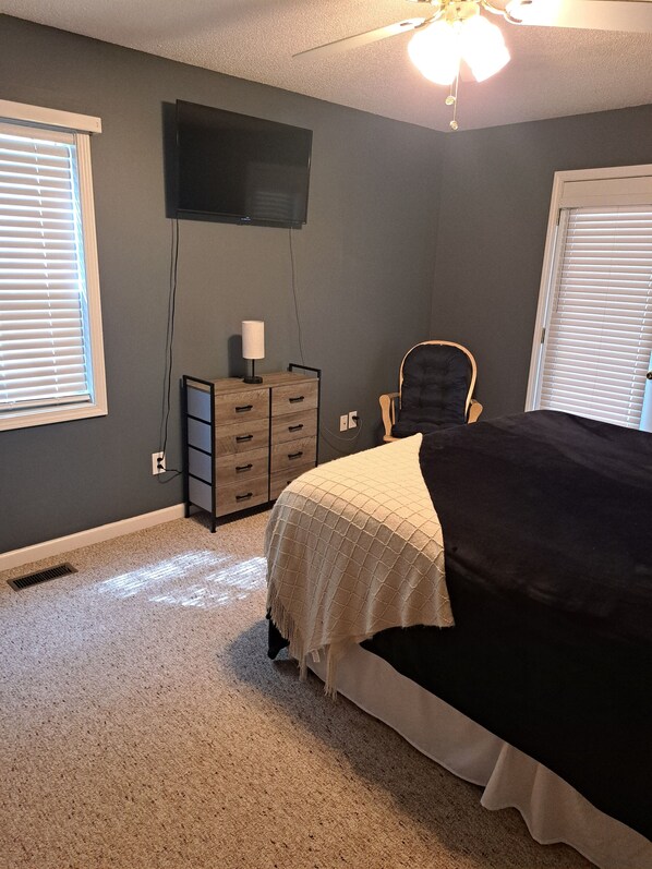 3 bedrooms, WiFi, bed sheets