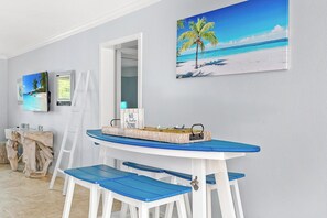 Interior - Steps to Beach, Heated Salt Pool, Hot Tub, Family Friendly (Indian Rocks Beach)