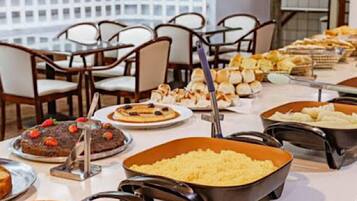 Daily buffet breakfast (BRL 45 per person)