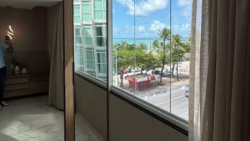 Deluxe Studio, Beach View | Free WiFi