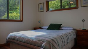 5 bedrooms, free WiFi - Perfect Break (whole house) (Crescent Head)