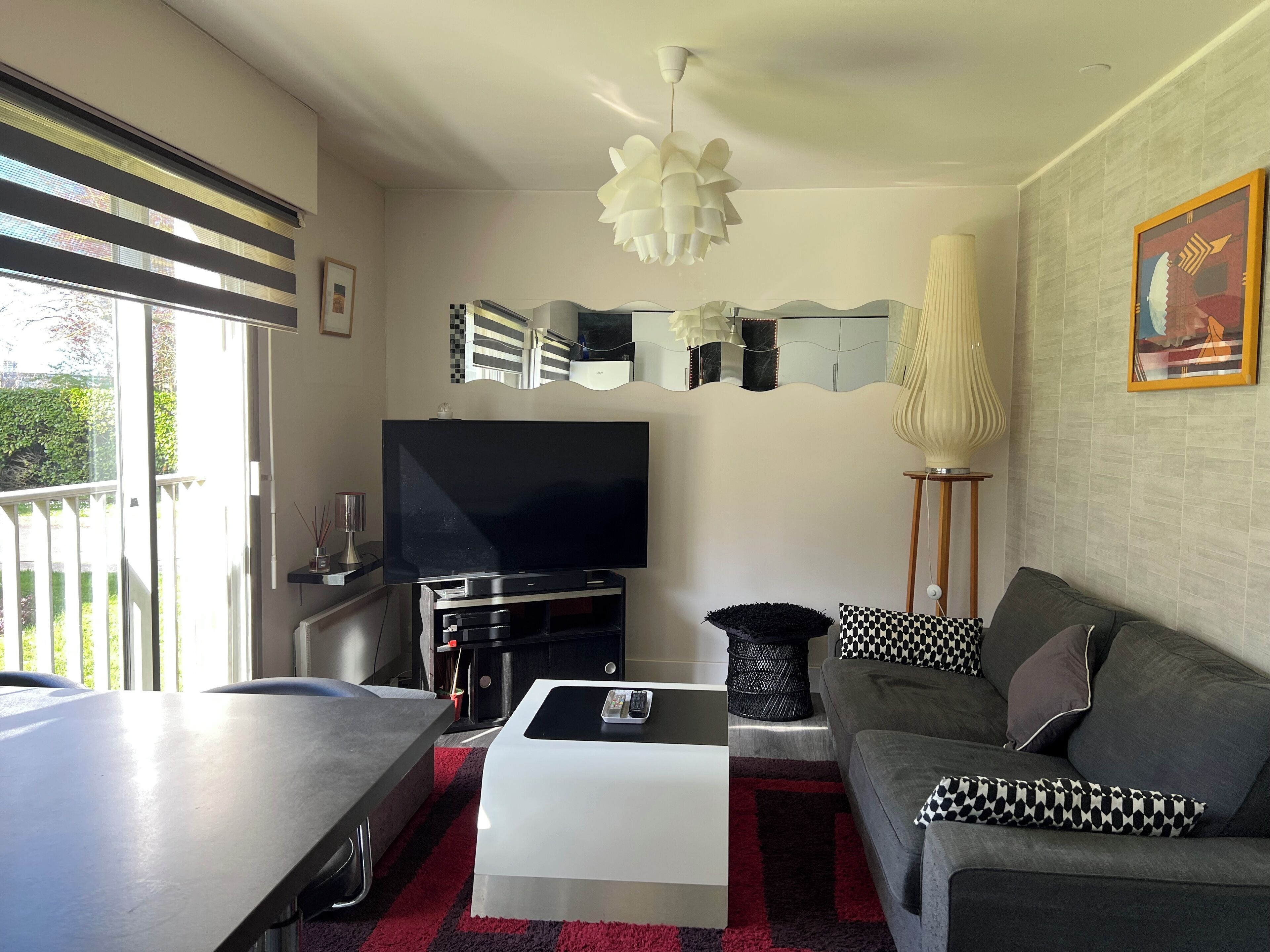 Smart-tv, dvd-afspiller, videobibliotek, stereoanlæg