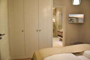 4 Schlafzimmer, Zimmersafe, Bügeleisen/Bügelbrett, WLAN