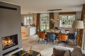 Unclassified image, 4 of 54, button