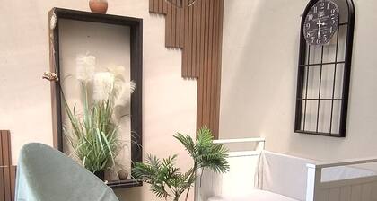 Quiet & Cozy Retreat - WiFi, Parking & Nature