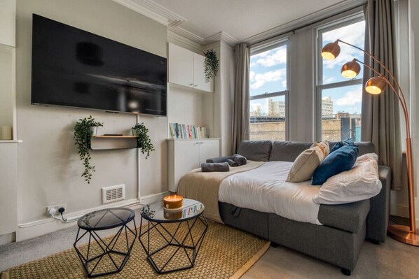 1 chambre, fer et planche à repasser, lit parapluie, Wi-Fi gratuit