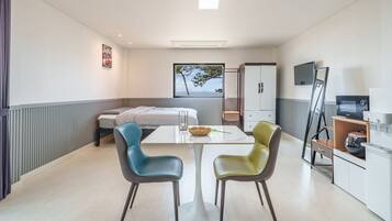 Basic Room, 1 Bedroom (101(Private House/Ocean View/BBQ)) | 1 bedroom, free WiFi